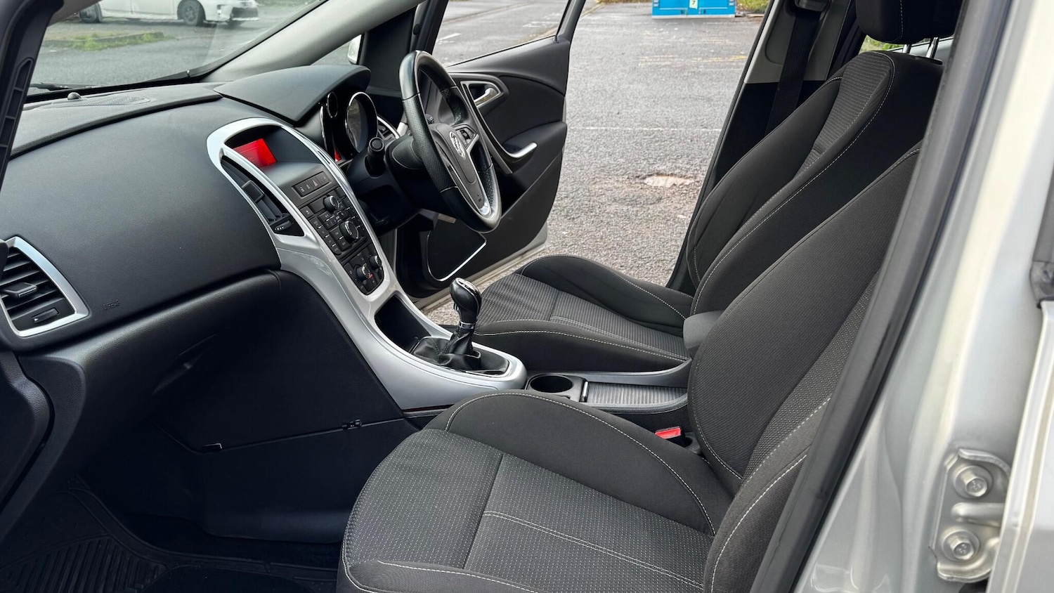 Used Vauxhall Astra 2010 for sale - 77267322: Photo 30