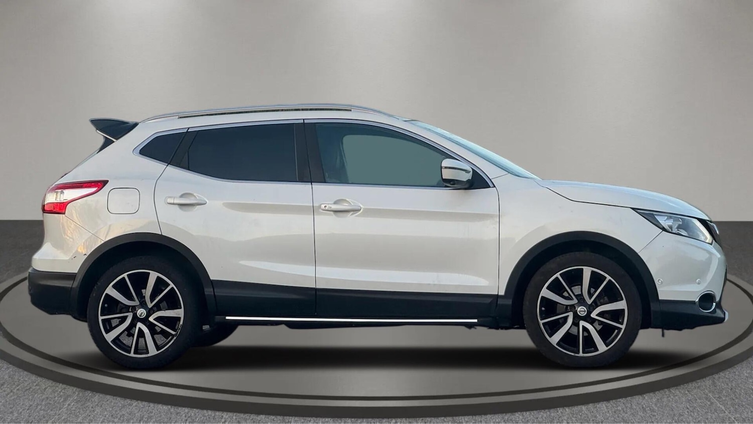 Used Nissan Qashqai 2015 for sale - 76597498: Photo 11