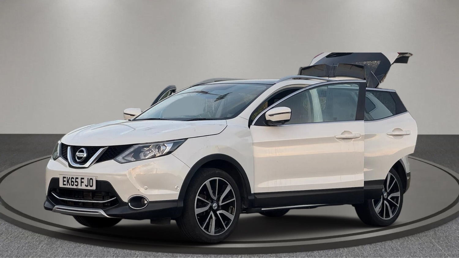 Used Nissan Qashqai 2015 for sale - 76597498: Photo 15