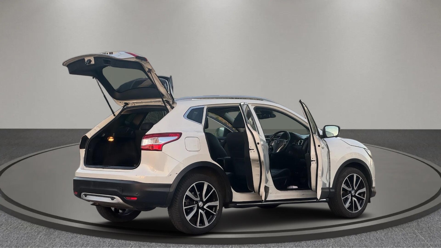 Used Nissan Qashqai 2015 for sale - 76597498: Photo 16