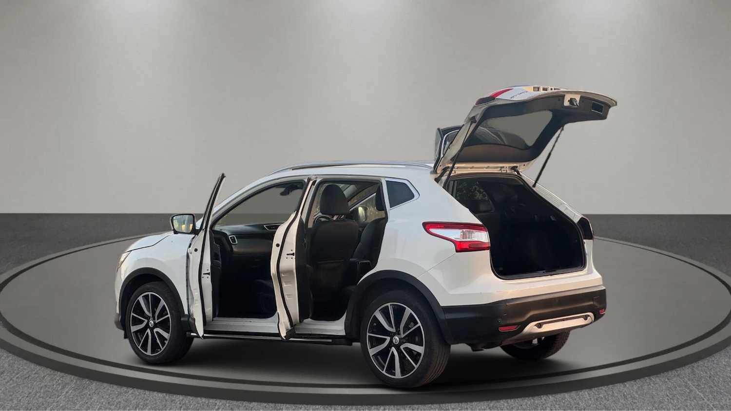 Used Nissan Qashqai 2015 for sale - 76597498: Photo 18