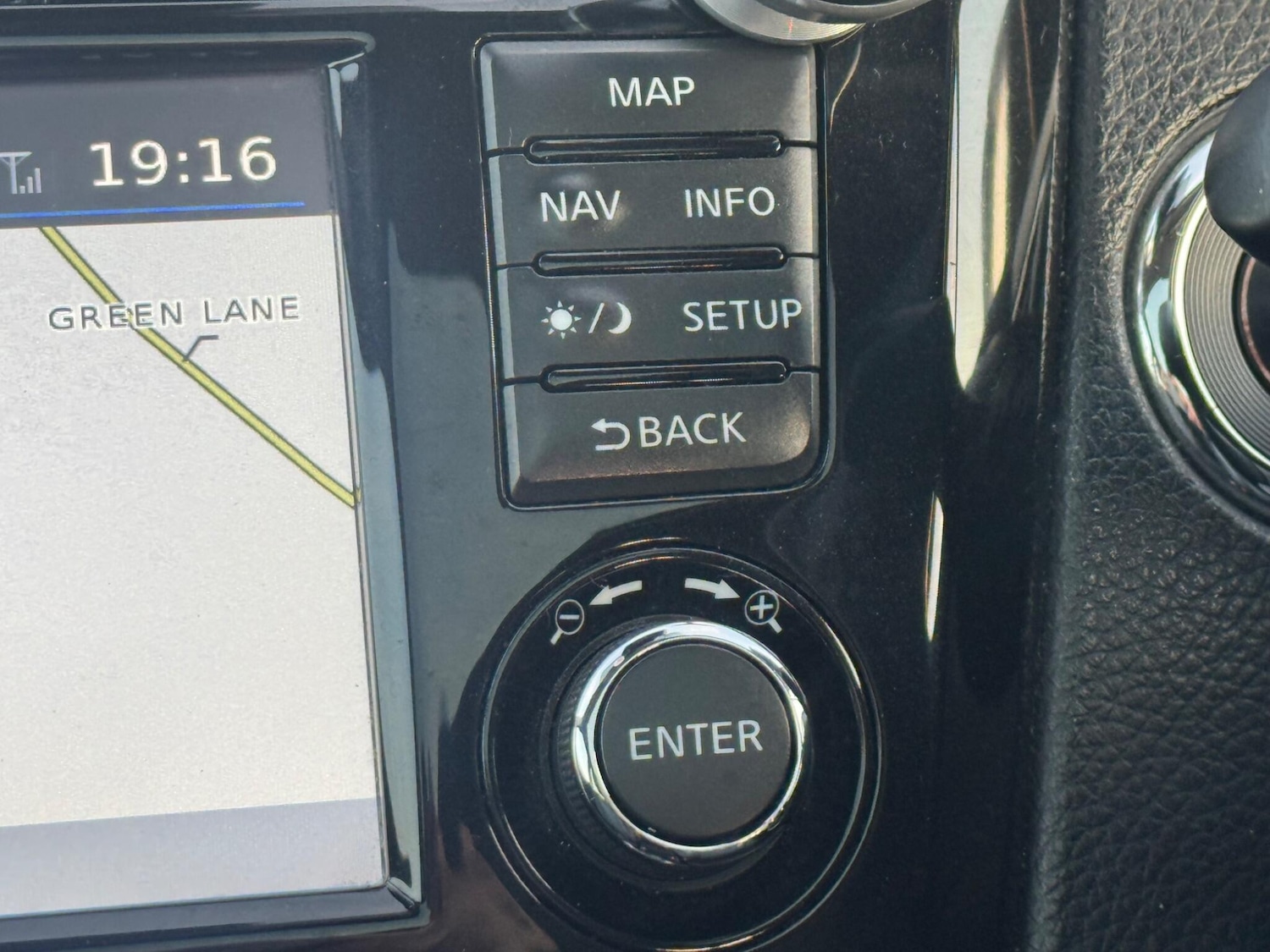 Used Nissan Qashqai 2015 for sale - 76597498: Photo 25