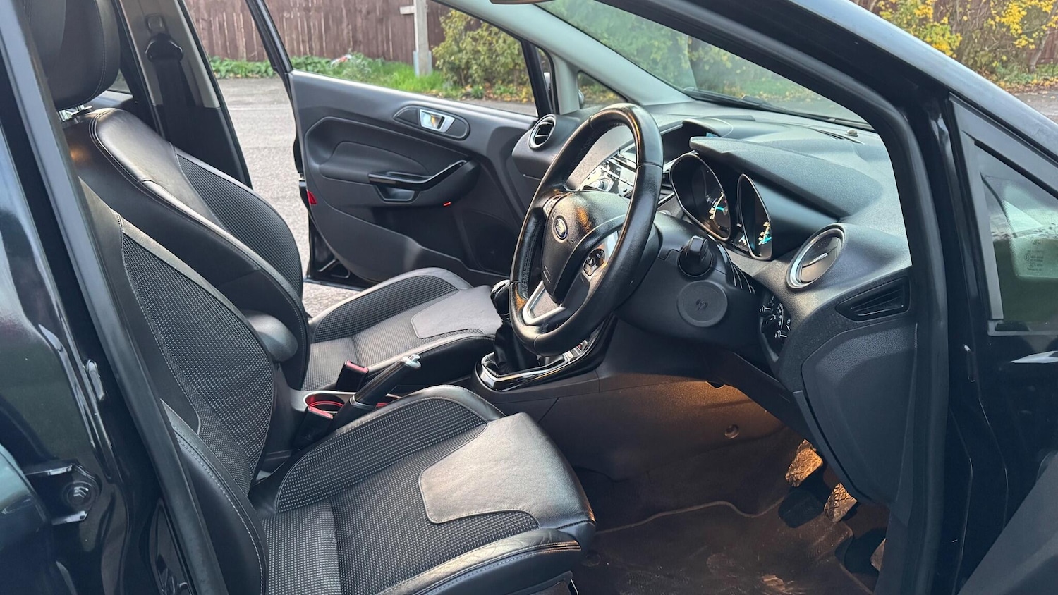 Used Ford Fiesta 2014 for sale - 76772145: Photo 24