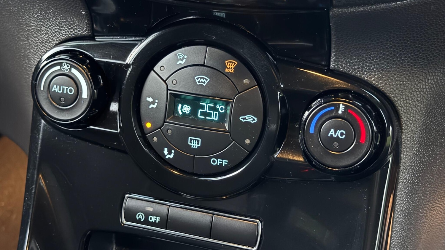 Used Ford Fiesta 2014 for sale - 76772145: Photo 32