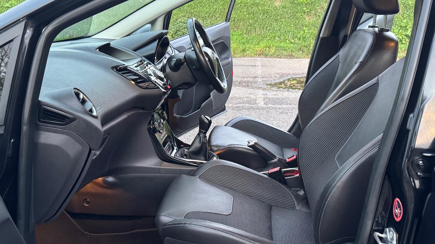 Used Ford Fiesta 2014 for sale - 76772145: Photo 41