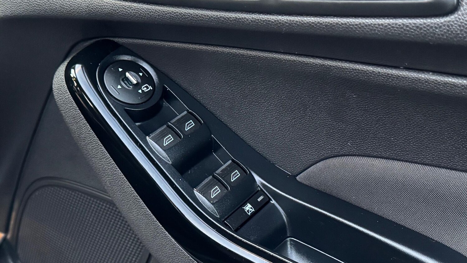 Used Ford Fiesta 2014 for sale - 76772145: Photo 44