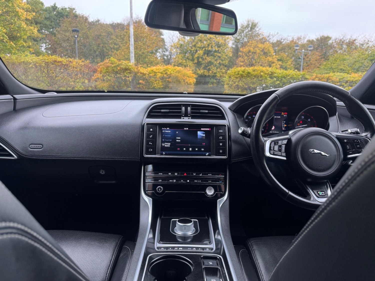 Used Jaguar XE 2016 for sale - 76585355: Photo 13