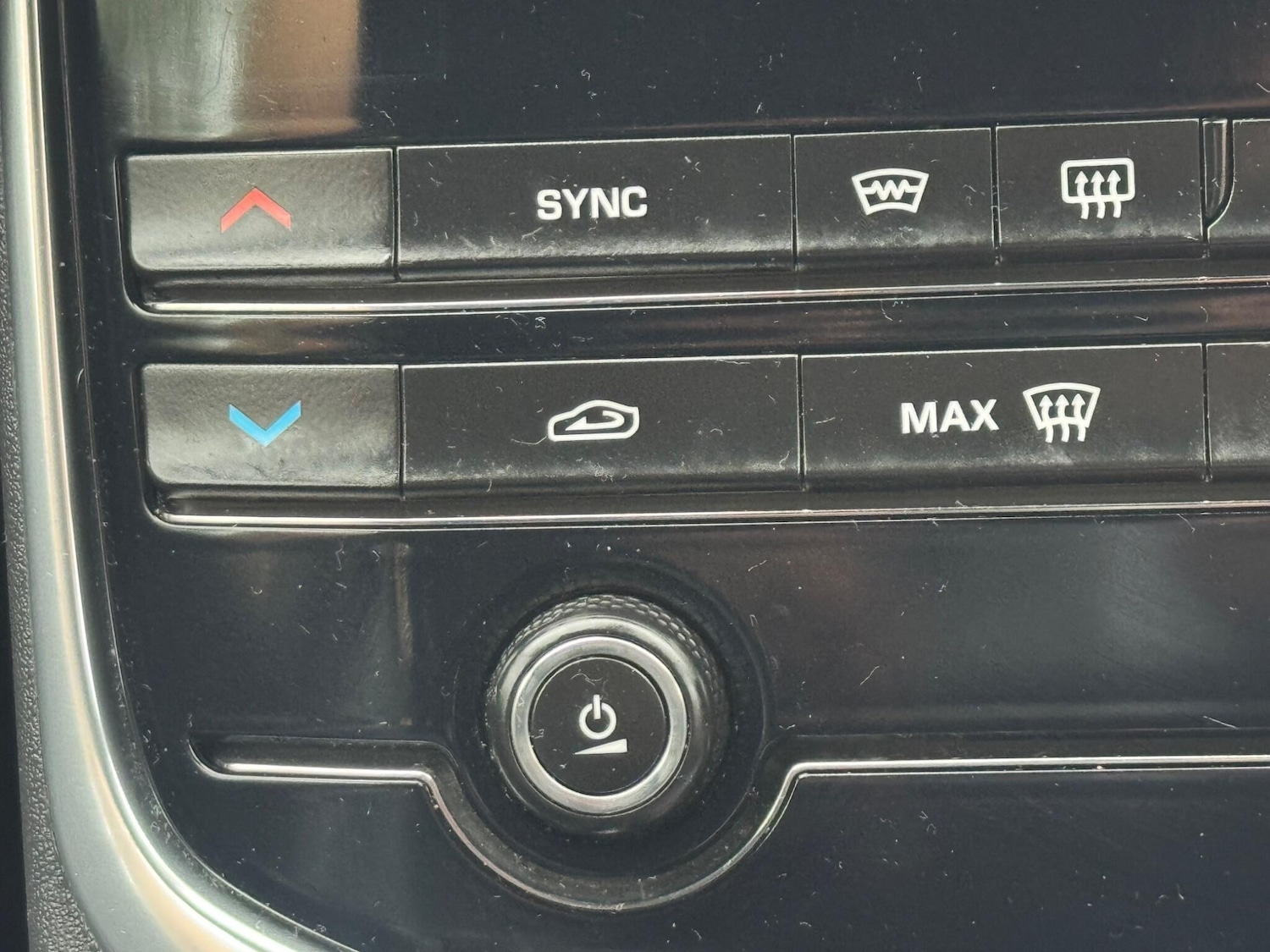 Used Jaguar XE 2016 for sale - 76585355: Photo 20