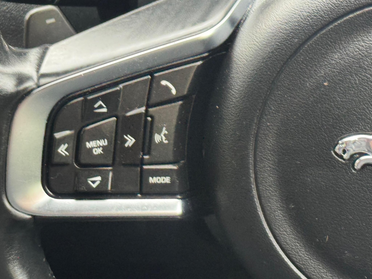 Used Jaguar XE 2016 for sale - 76585355: Photo 26