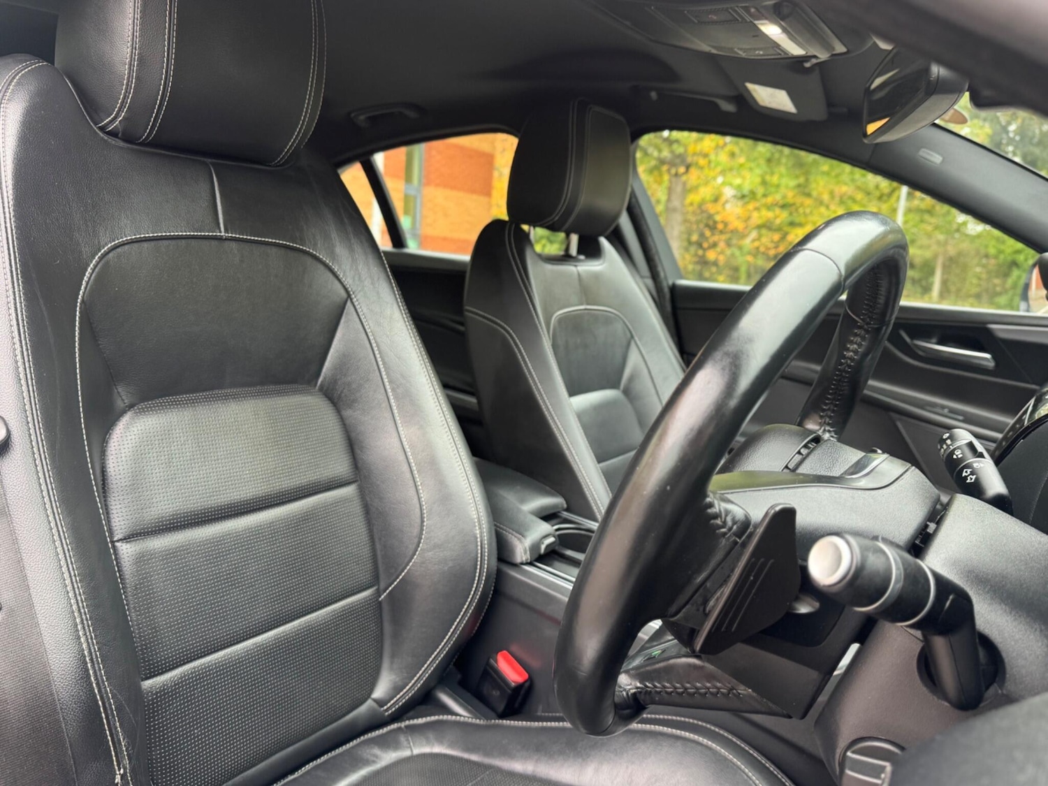 Used Jaguar XE 2016 for sale - 76585355: Photo 31