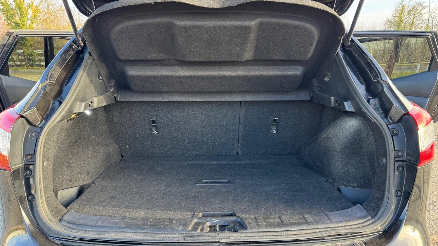 Used Nissan Qashqai 2015 for sale - 77097917: Photo 42