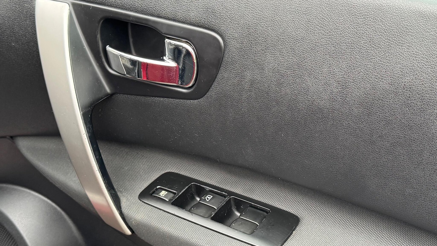 Used Nissan Qashqai 2011 for sale - 76765539: Photo 23