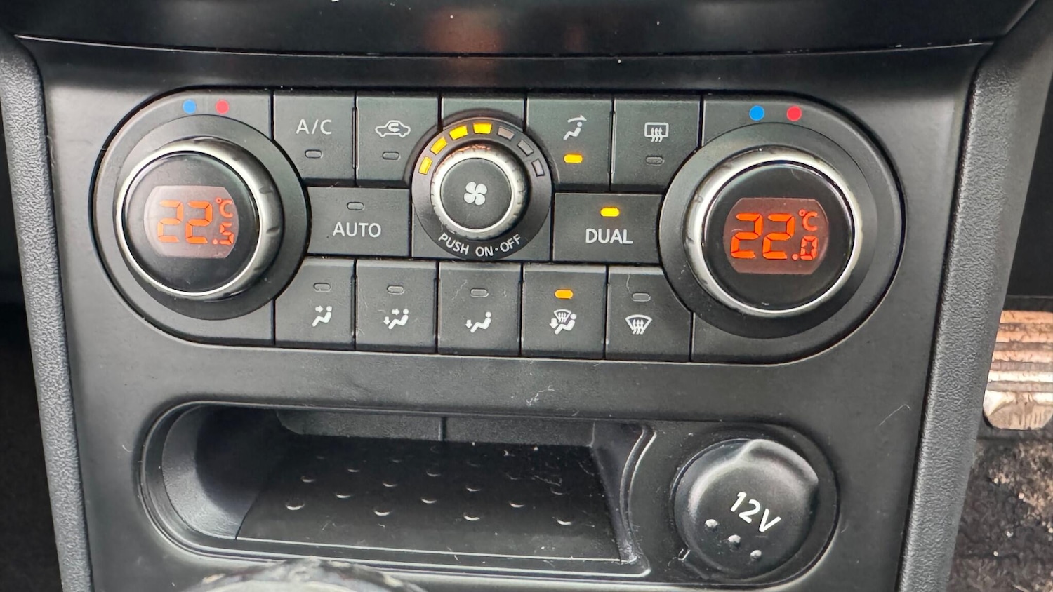 Used Nissan Qashqai 2011 for sale - 76765539: Photo 25