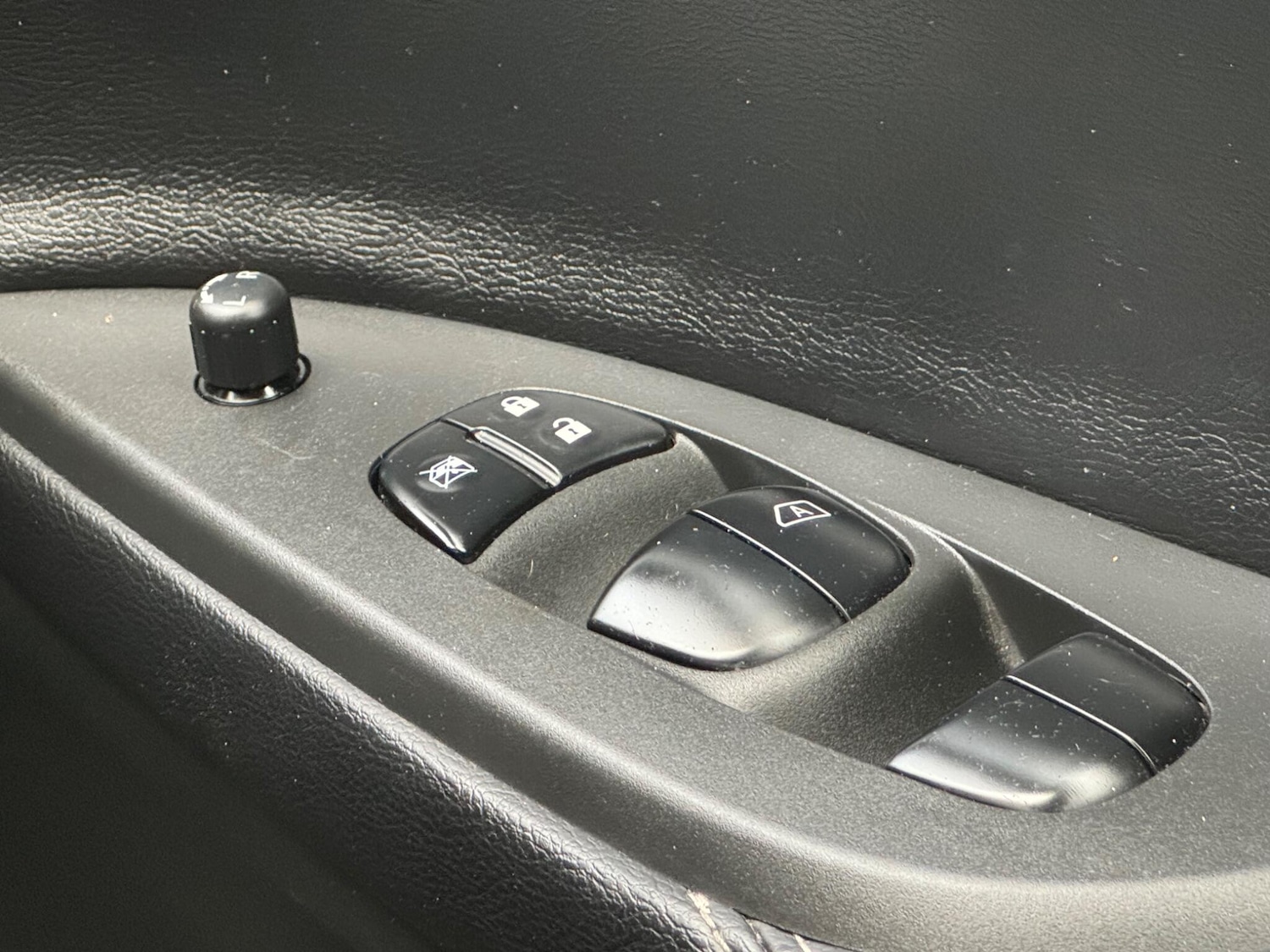 Used Nissan Pulsar 2015 for sale - 77345412: Photo 28