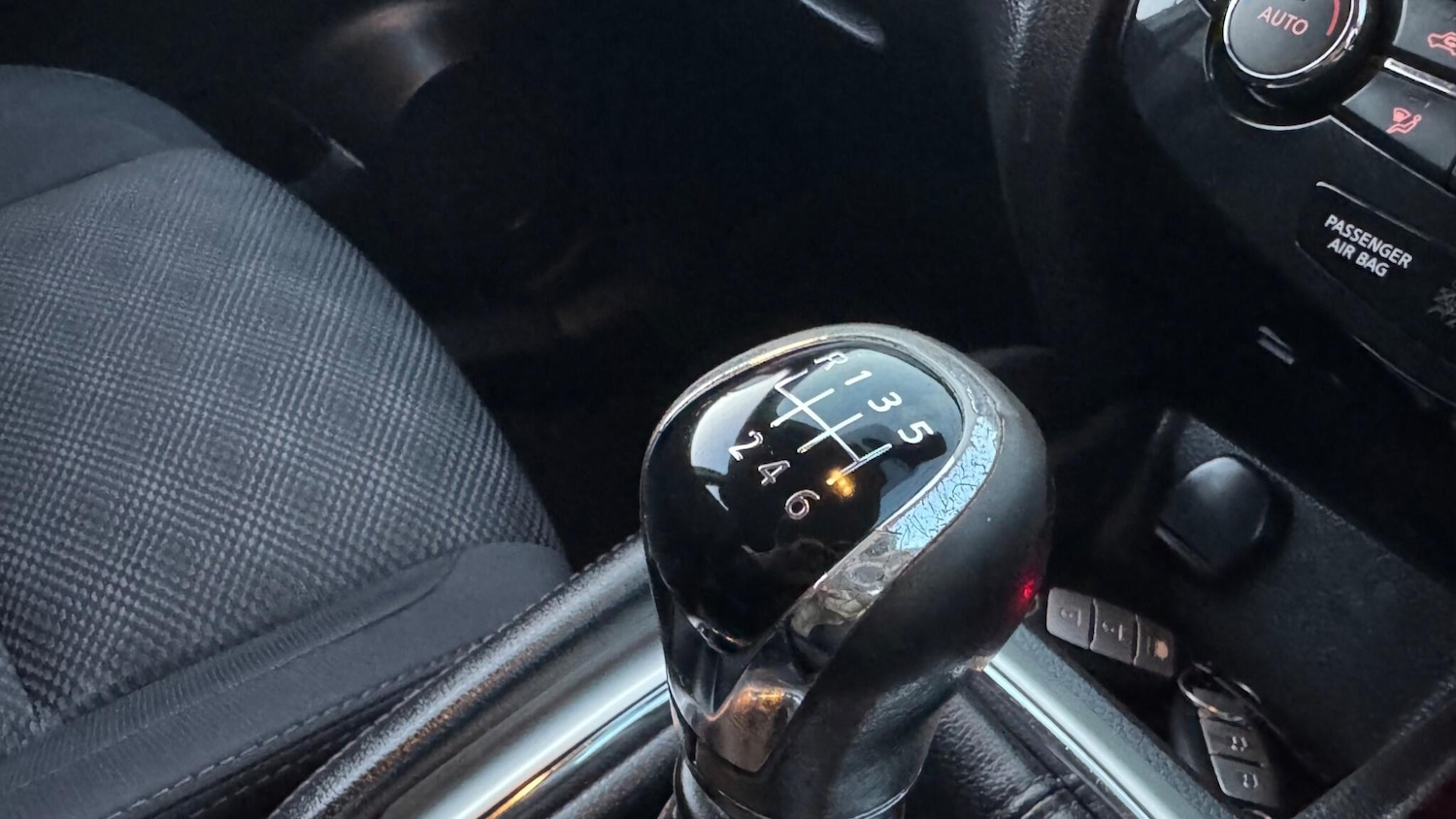 Used Nissan Qashqai 2015 for sale - 76801263: Photo 21