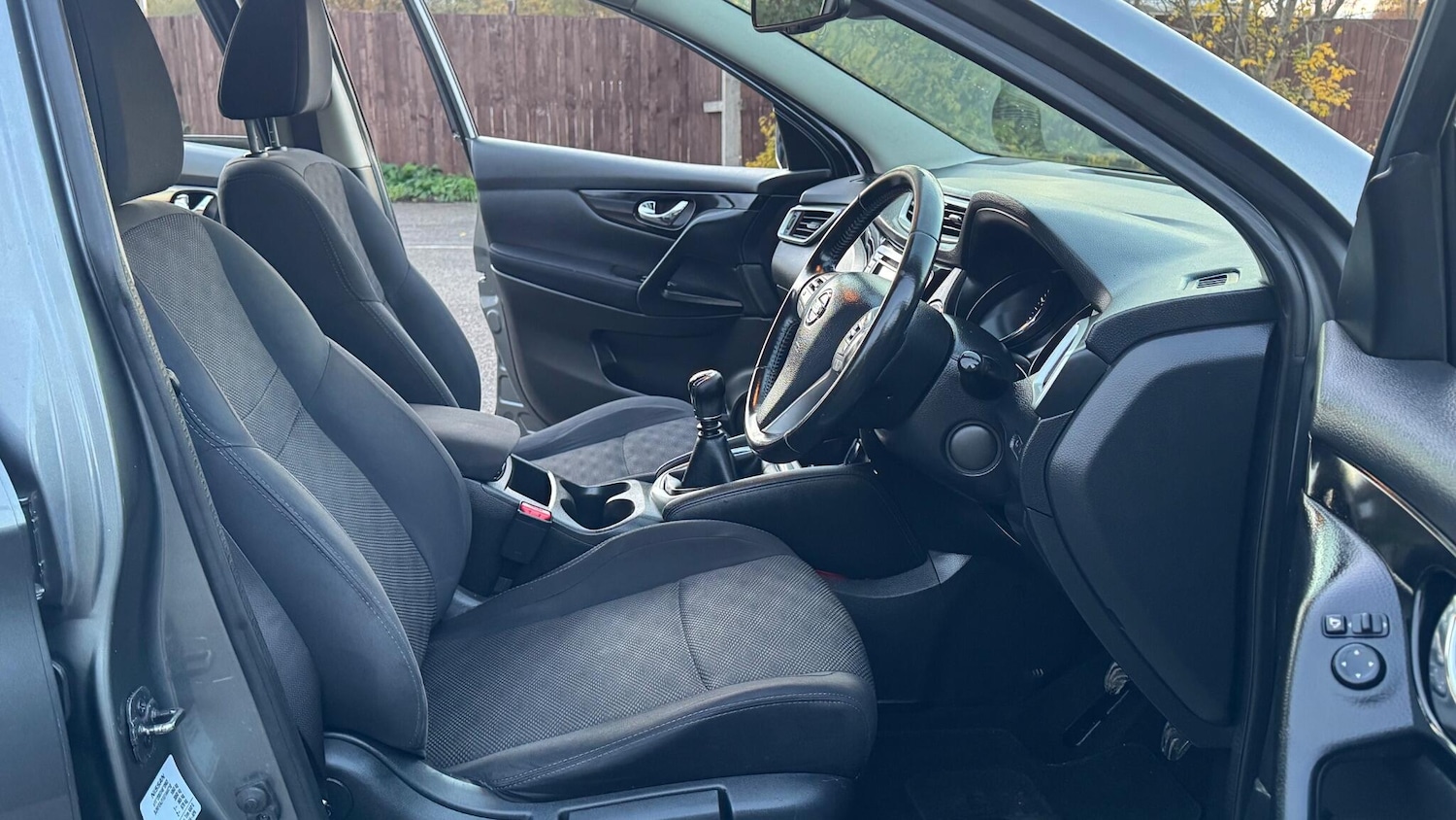 Used Nissan Qashqai 2015 for sale - 76801263: Photo 23