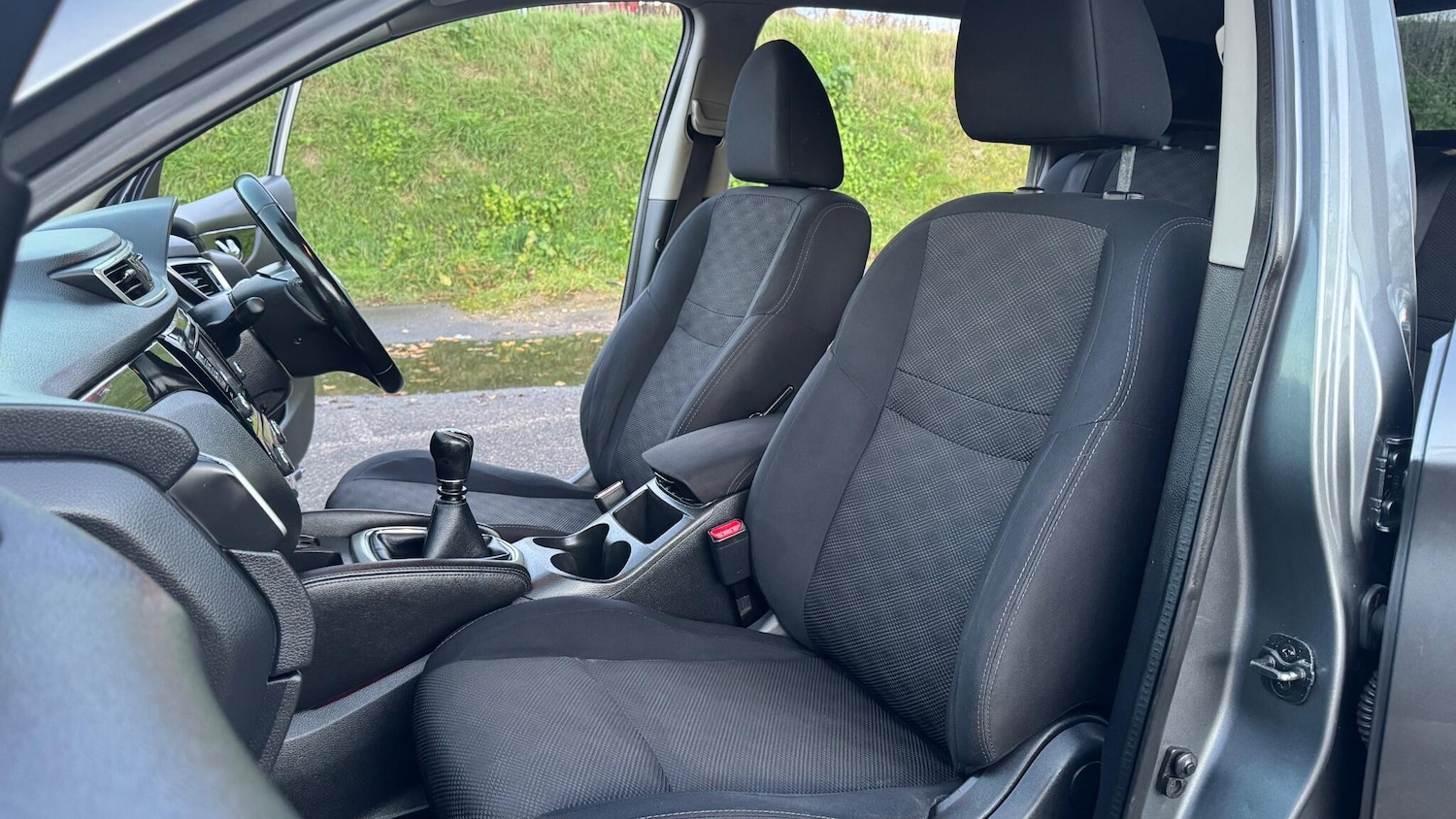 Used Nissan Qashqai 2015 for sale - 76801263: Photo 50