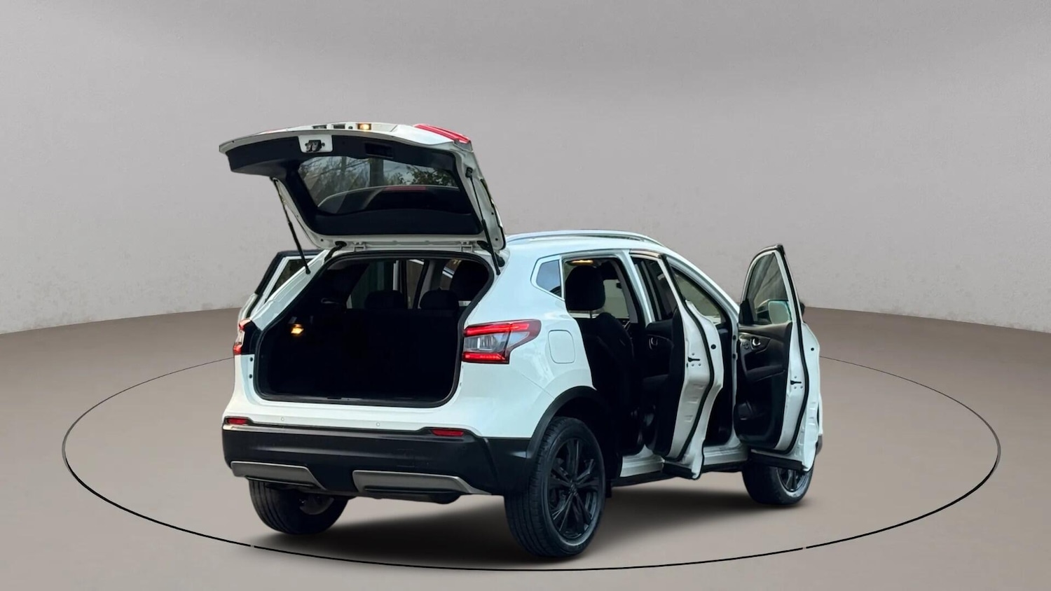 Used Nissan Qashqai 2017 for sale - 76645428: Photo 17