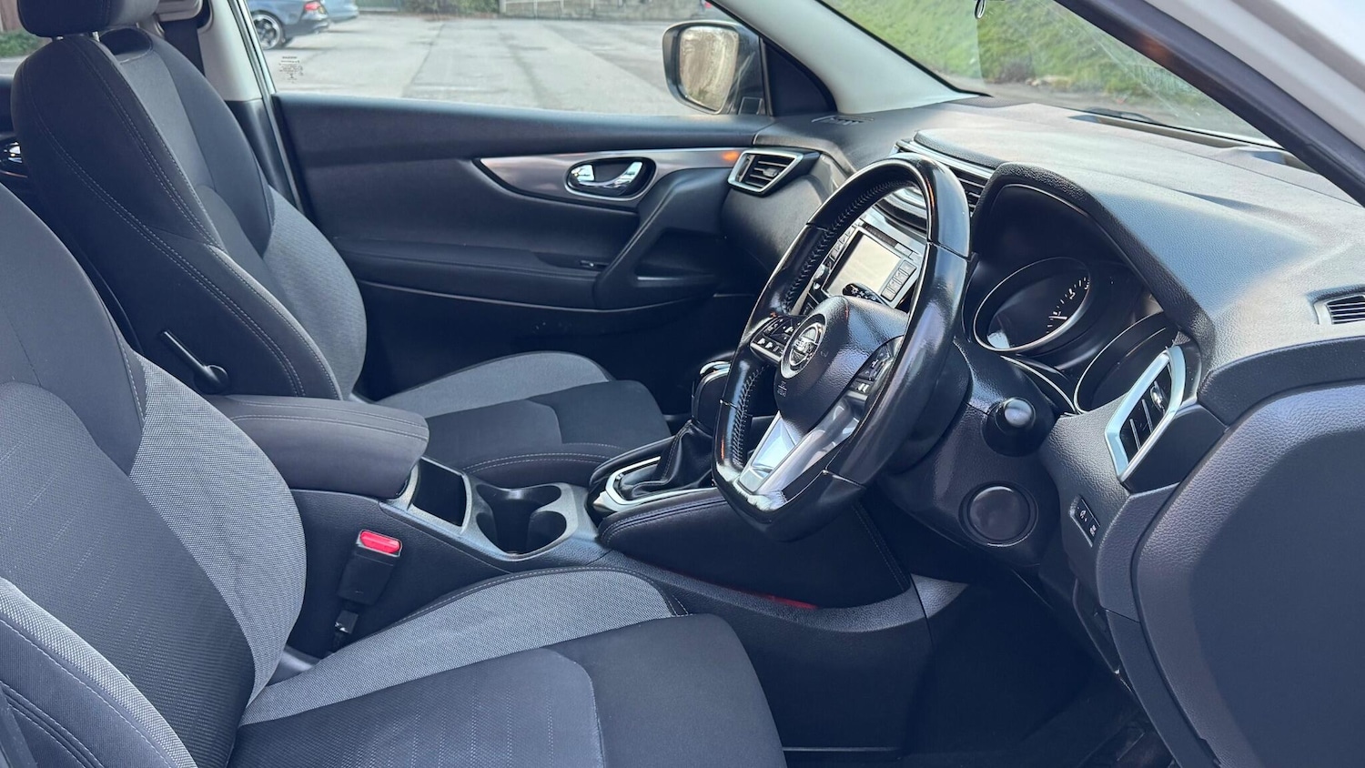 Used Nissan Qashqai 2017 for sale - 76645428: Photo 24