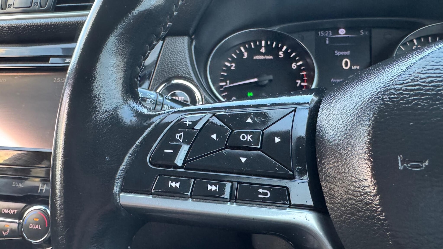 Used Nissan Qashqai 2017 for sale - 76645428: Photo 34