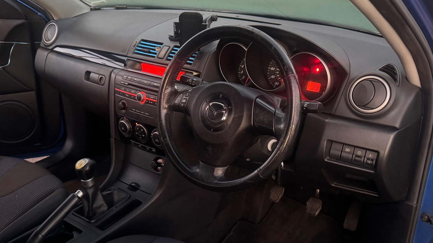 Used Mazda Mazda3 2004 for sale - 77098071: Photo 16