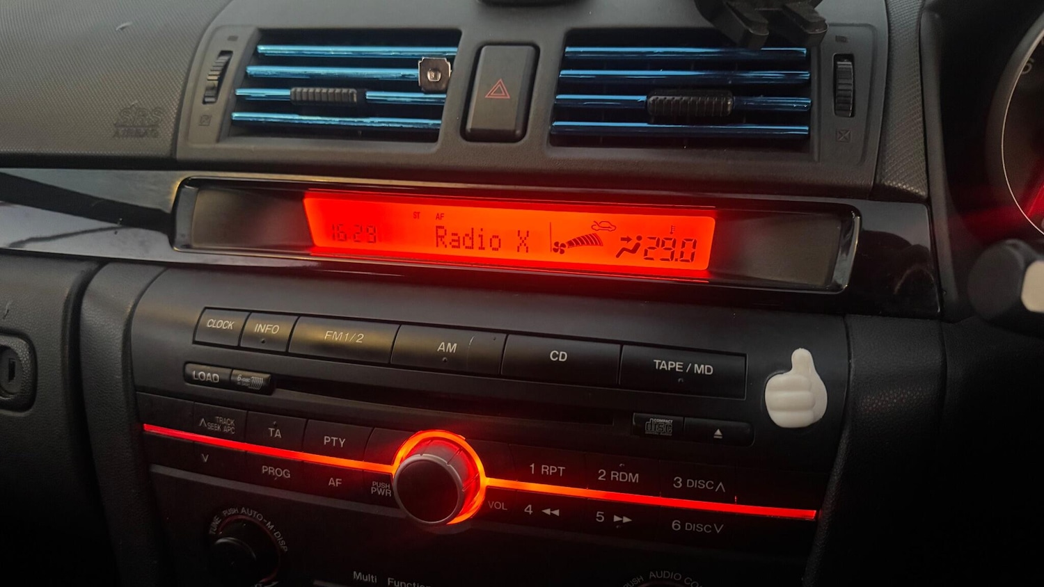 Used Mazda Mazda3 2004 for sale - 77098071: Photo 24