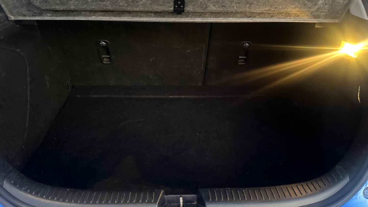 Used Mazda Mazda3 2004 for sale - 77098071: Photo 27