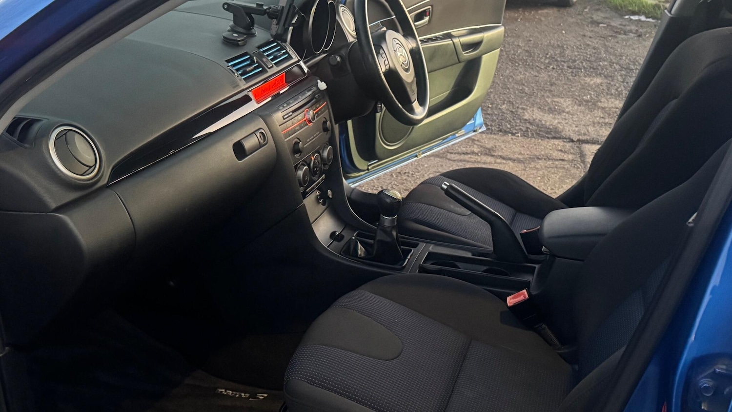 Used Mazda Mazda3 2004 for sale - 77098071: Photo 29