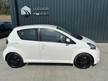 Used Toyota AYGO 2013 for sale - 79401236: Photo