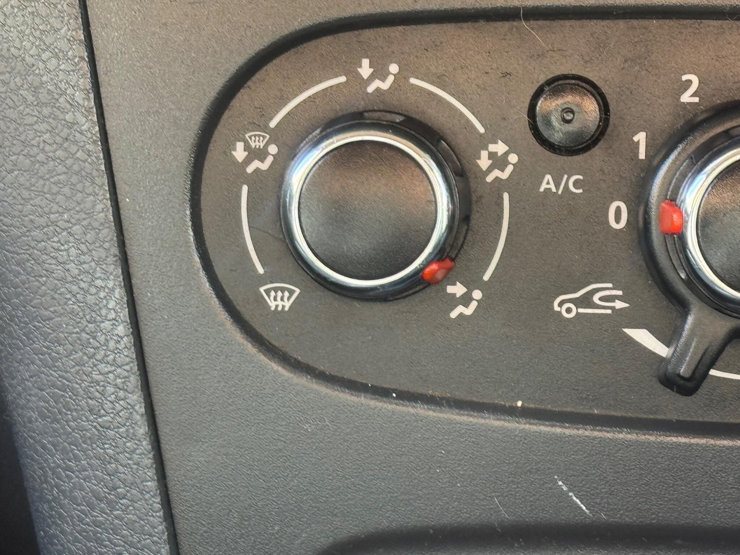 Used Dacia Sandero Stepway 2015 for sale - 76584067: Photo 27