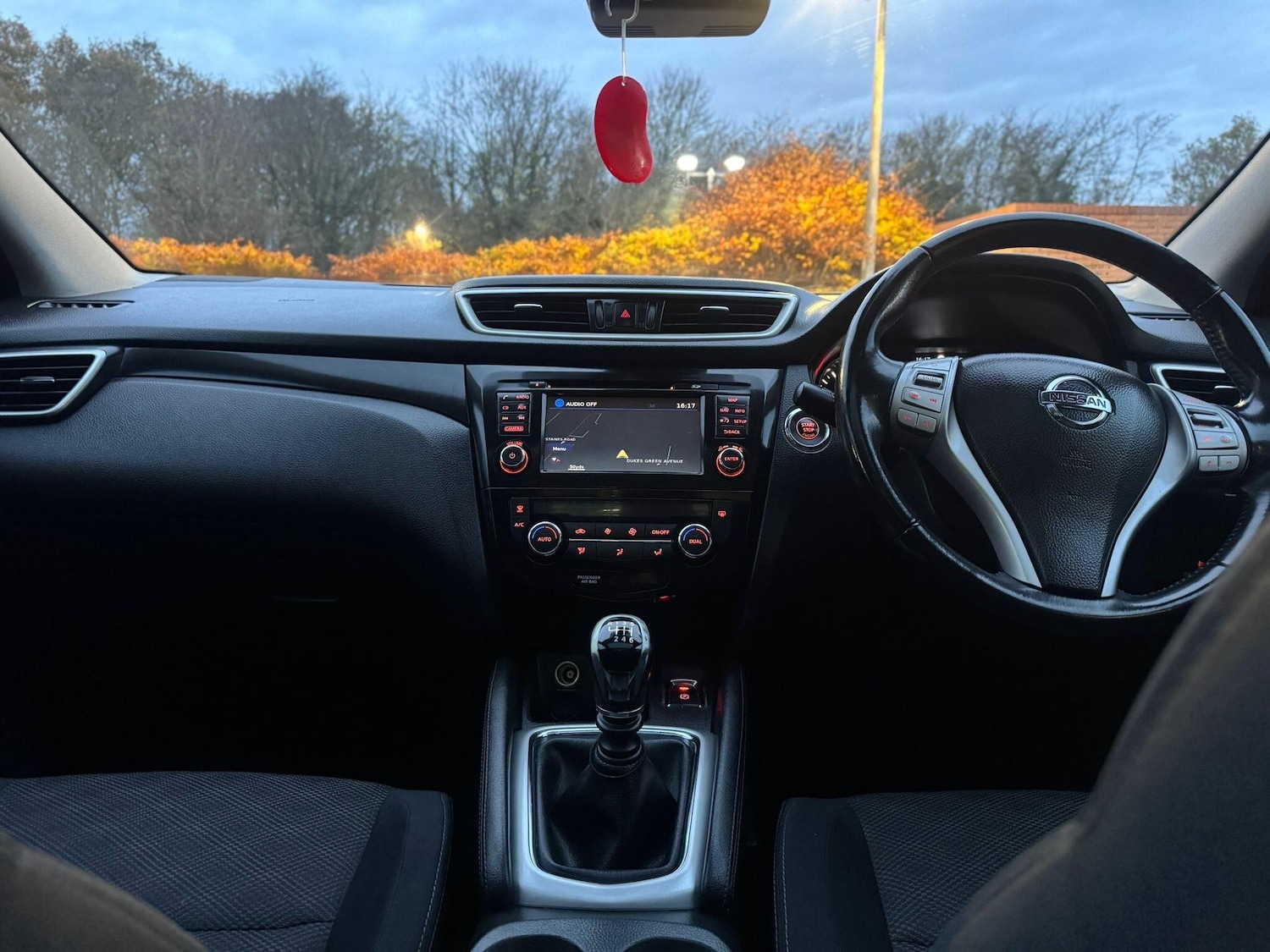 Used Nissan Qashqai 2015 for sale - 76585430: Photo 12