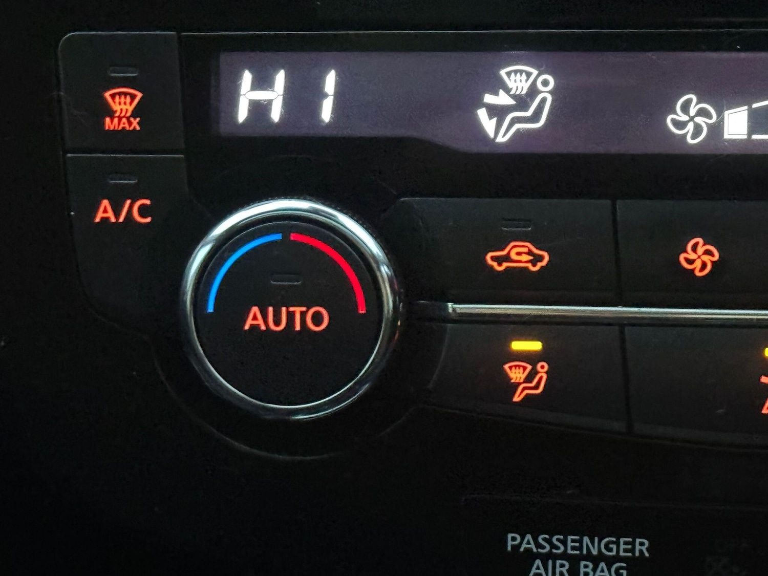 Used Nissan Qashqai 2015 for sale - 76585430: Photo 29