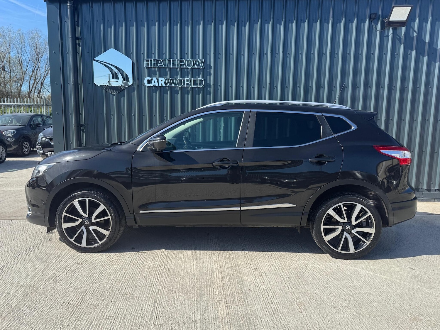 Used Nissan Qashqai 2017 for sale - 77978127: Photo 4
