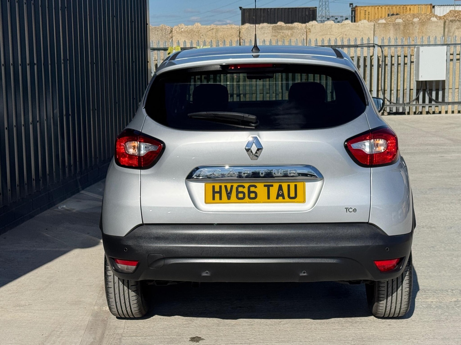 Used Renault Captur for sale - 78115460: Photo 11