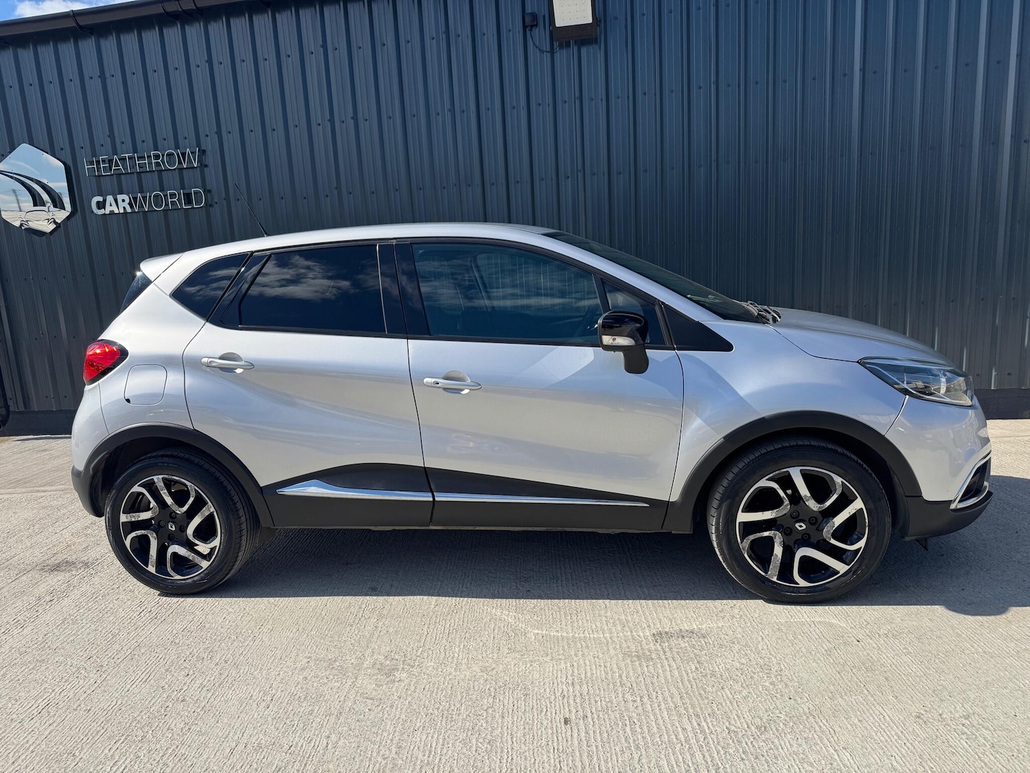 Used Renault Captur for sale - 78115460: Photo 12