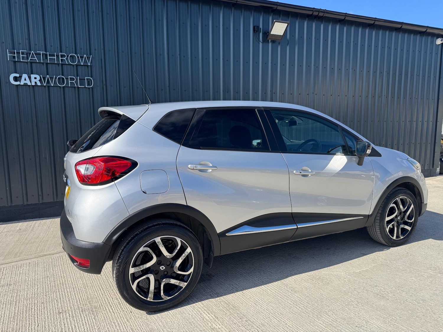 Used Renault Captur for sale - 78115460: Photo 14
