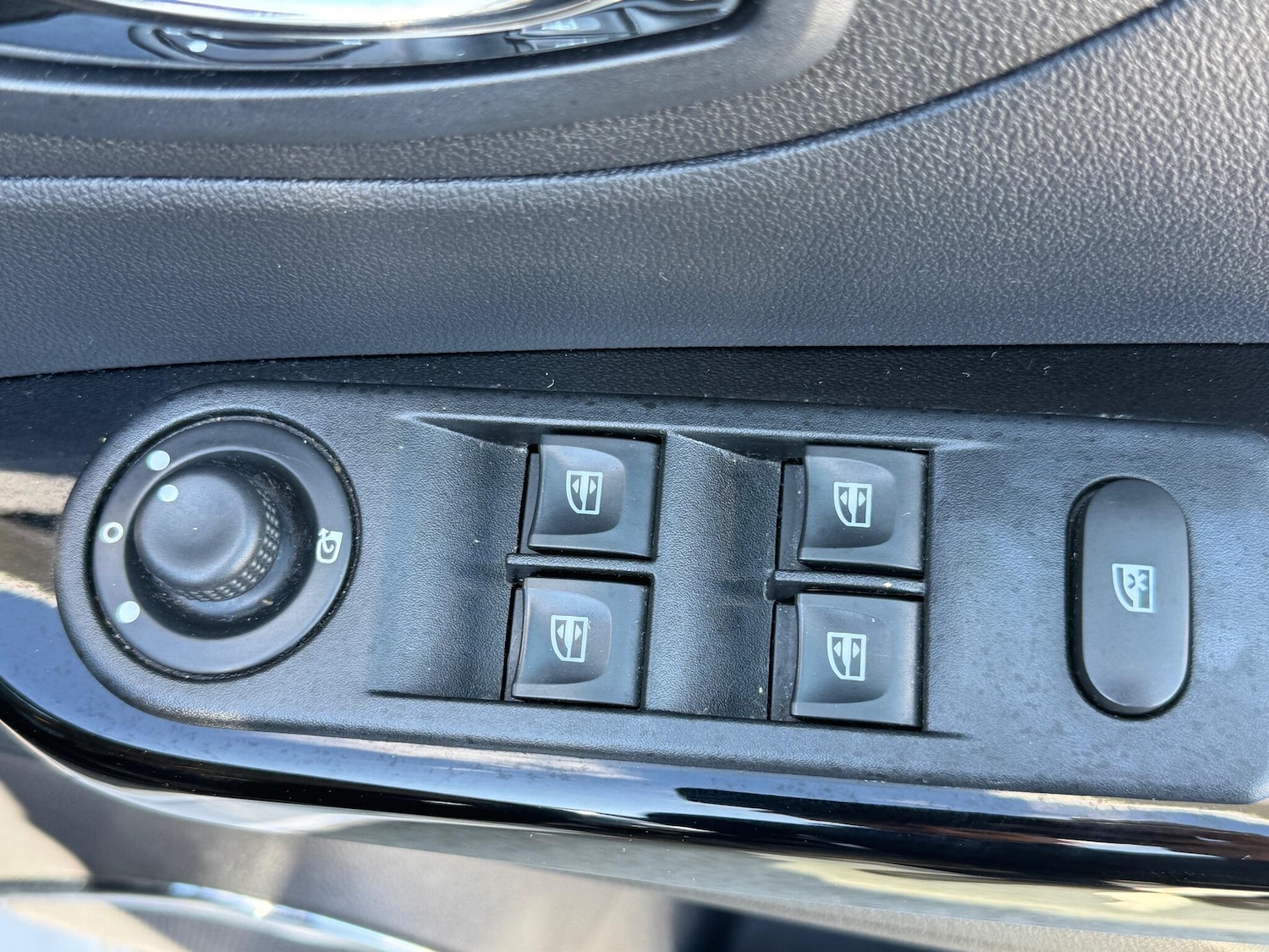 Used Renault Captur for sale - 78115460: Photo 23