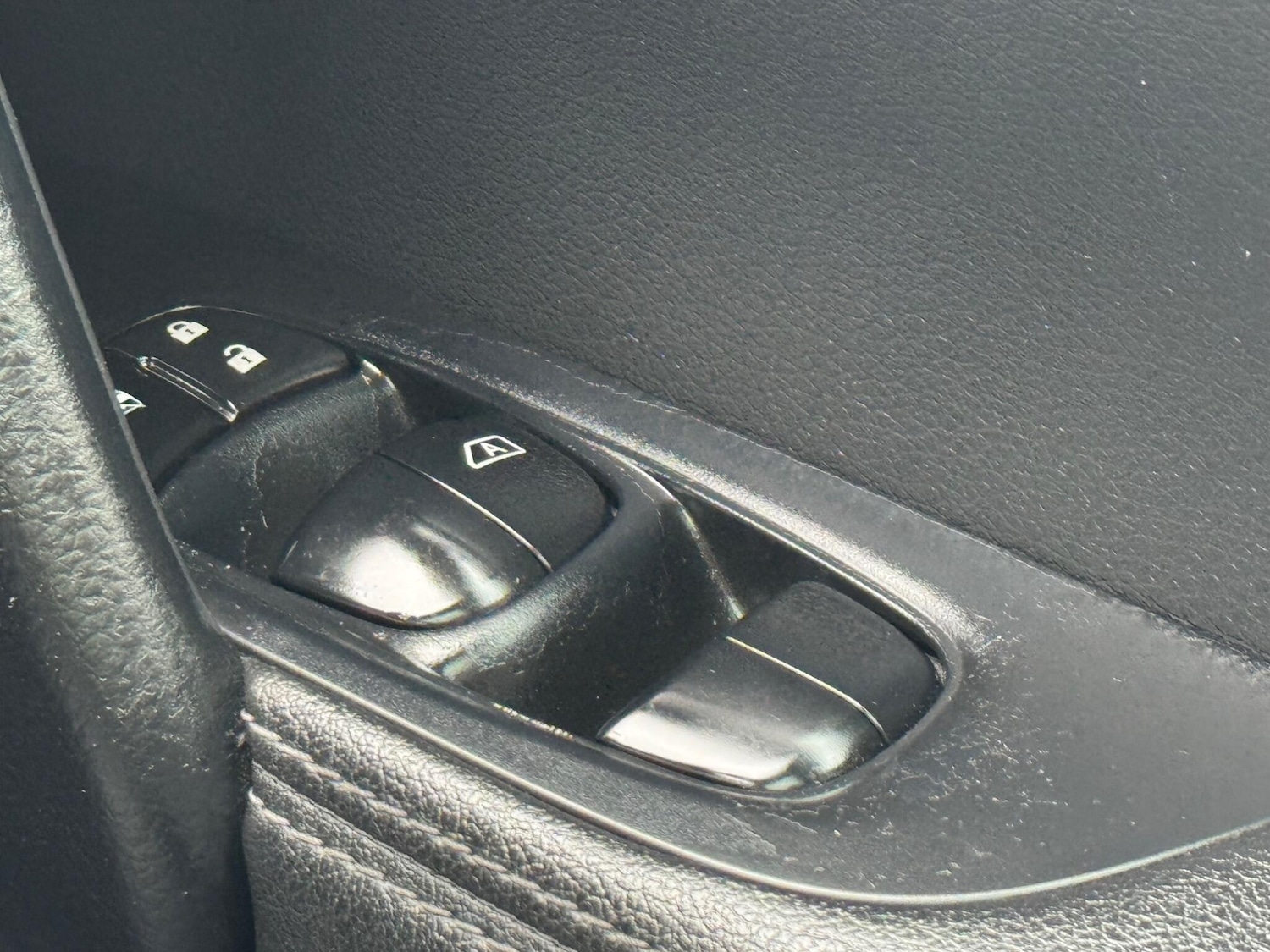 Used Nissan Qashqai 2016 for sale - 76608509: Photo 39