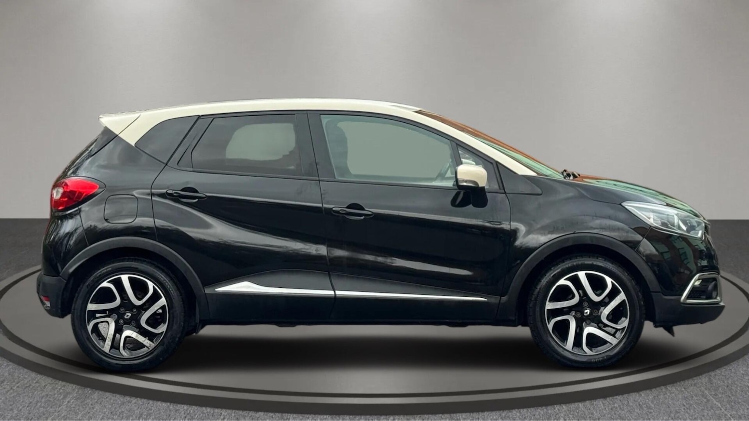Used Renault Captur 2014 for sale - 76572808: Photo 11