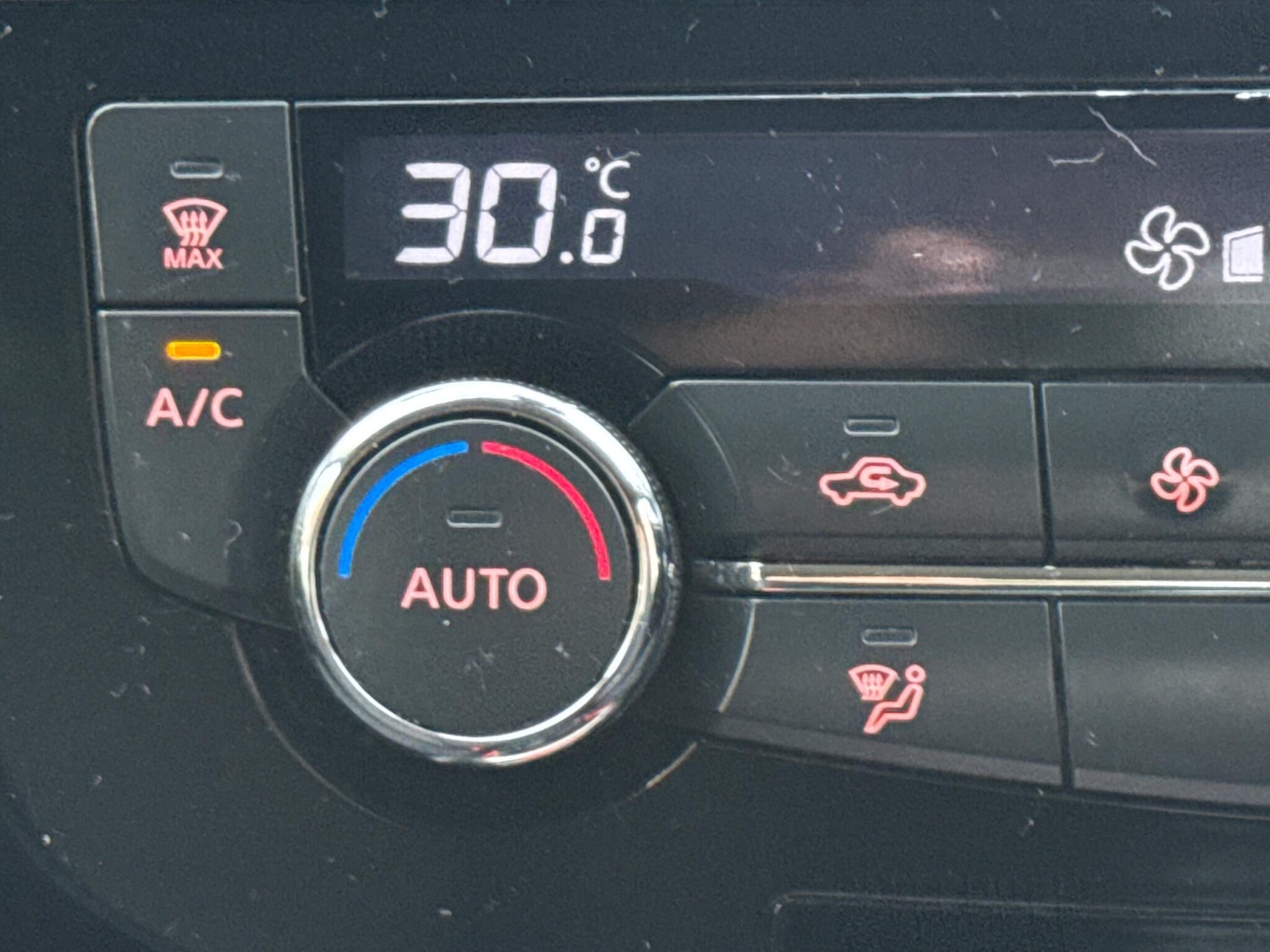 Used Nissan Qashqai 2015 for sale - 76572966: Photo 18