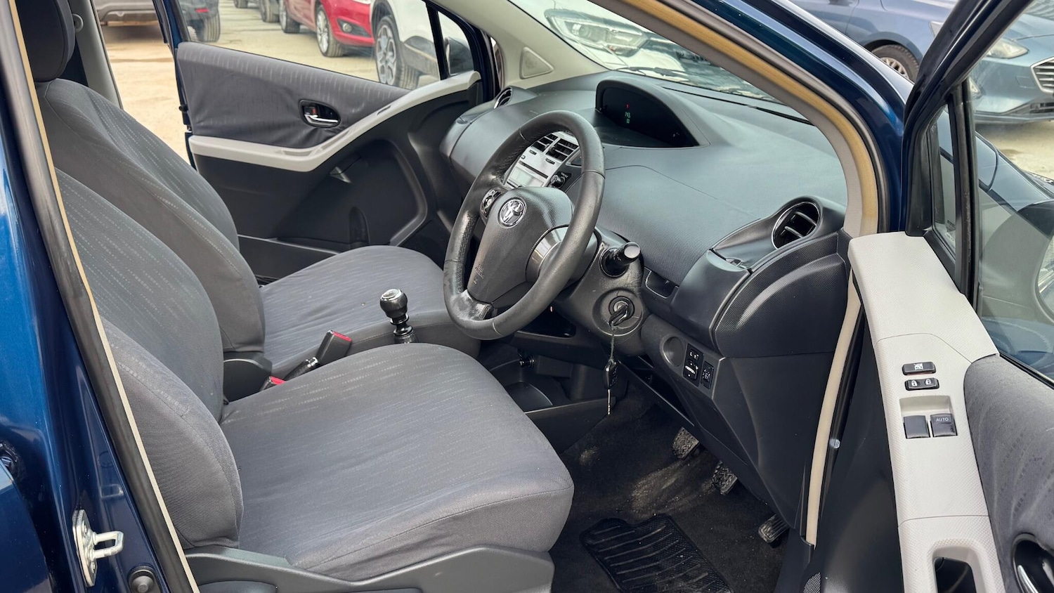 Used Toyota Yaris 2009 for sale - 77097873: Photo 15