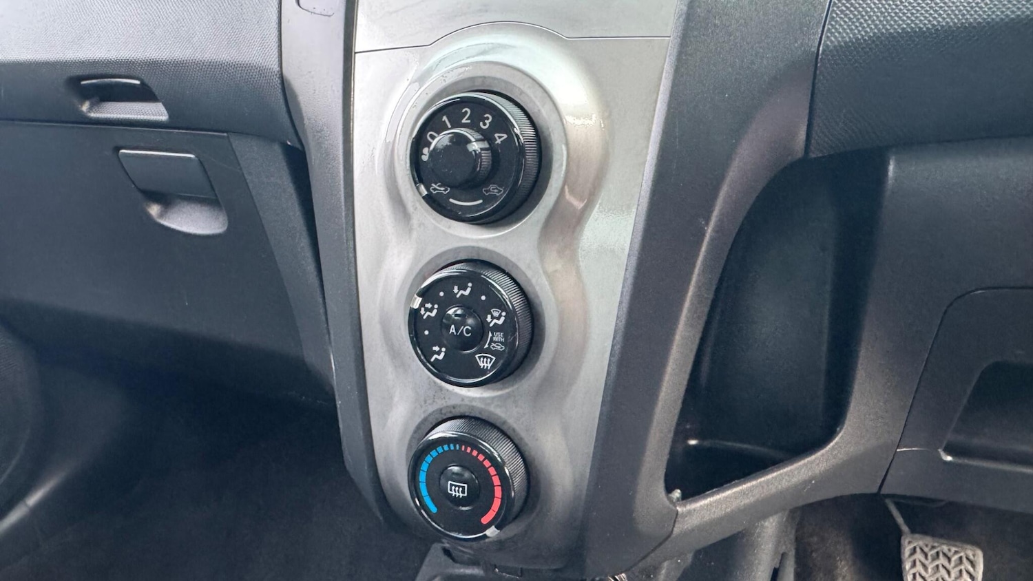 Used Toyota Yaris 2009 for sale - 77097873: Photo 29