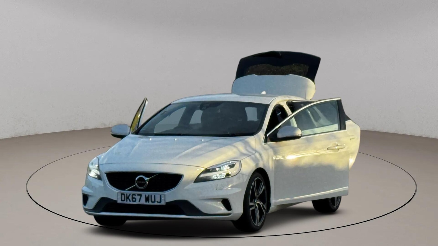 Used Volvo V40 2017 for sale - 77253996: Photo 11