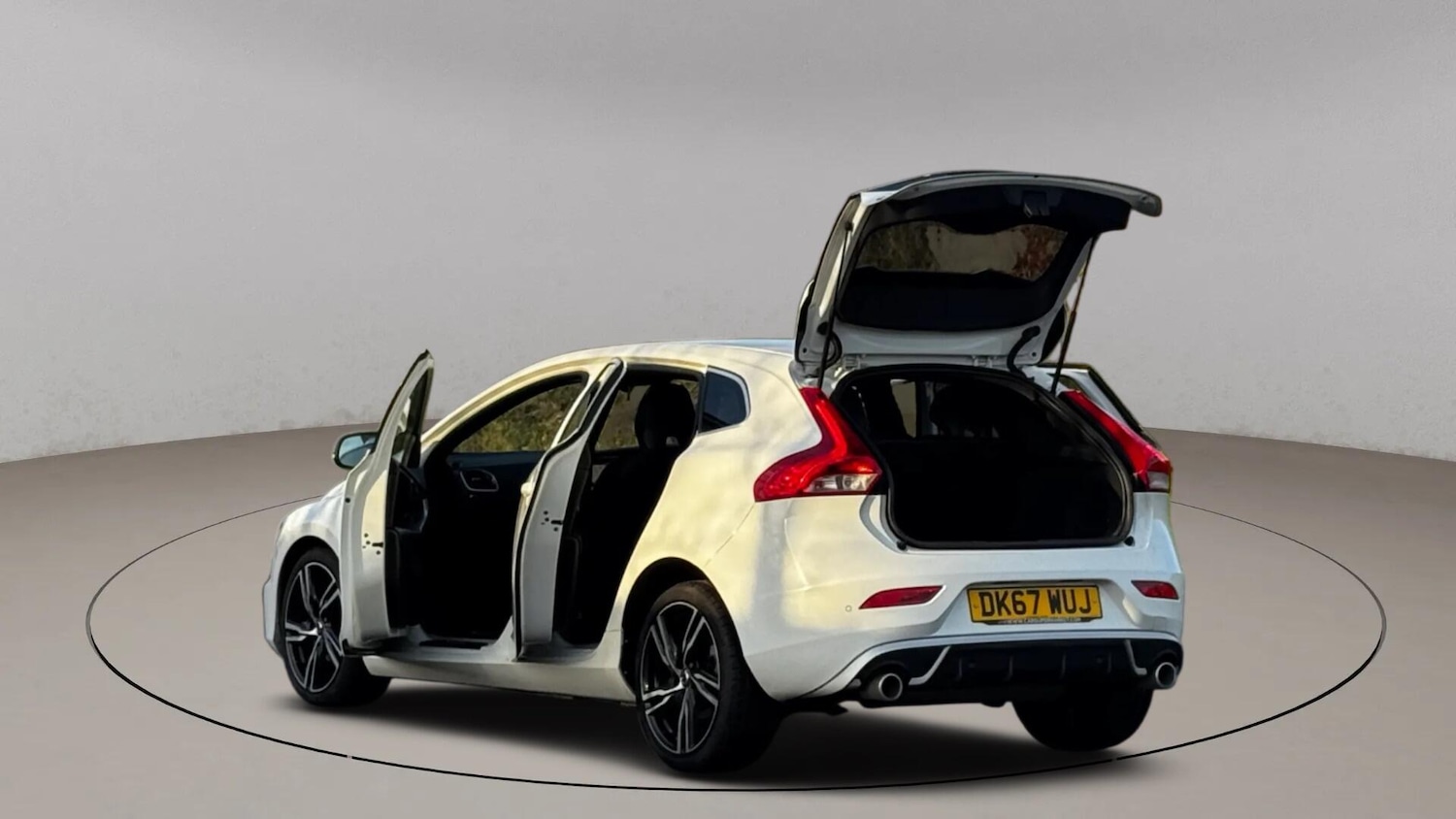 Used Volvo V40 2017 for sale - 77253996: Photo 12