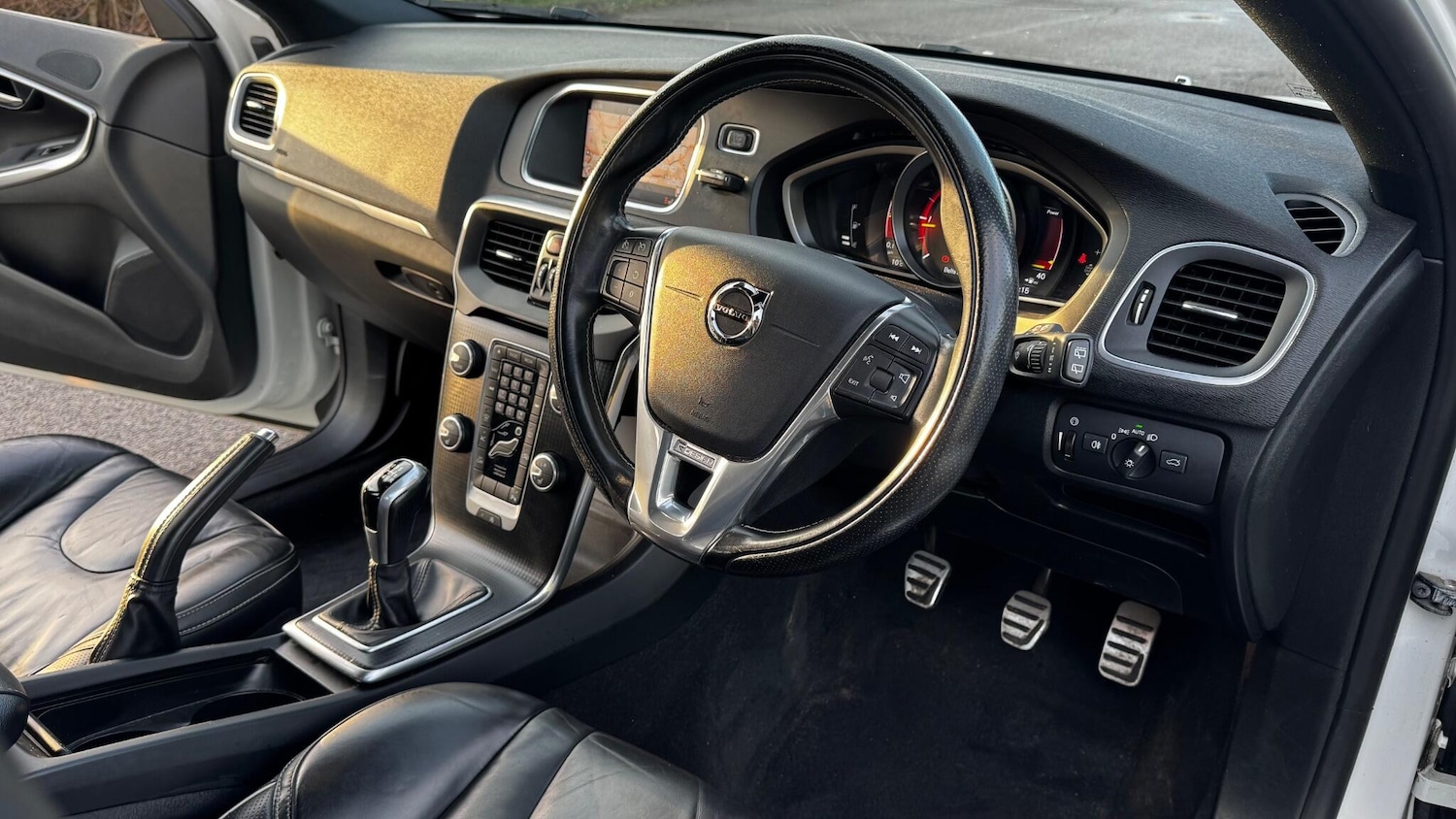 Used Volvo V40 2017 for sale - 77253996: Photo 18