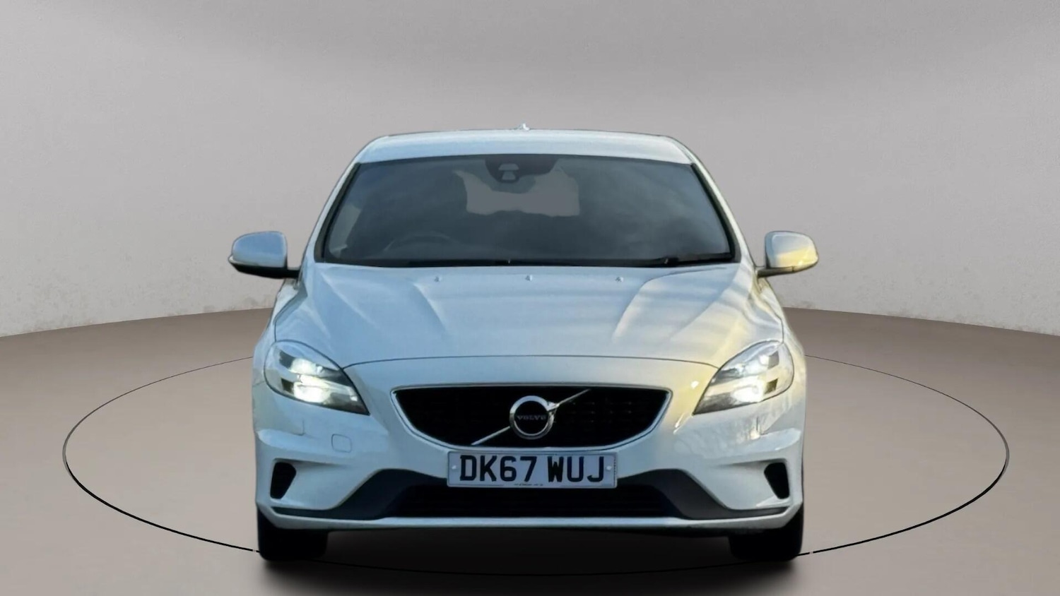 Used Volvo V40 2017 for sale - 77253996: Photo 2