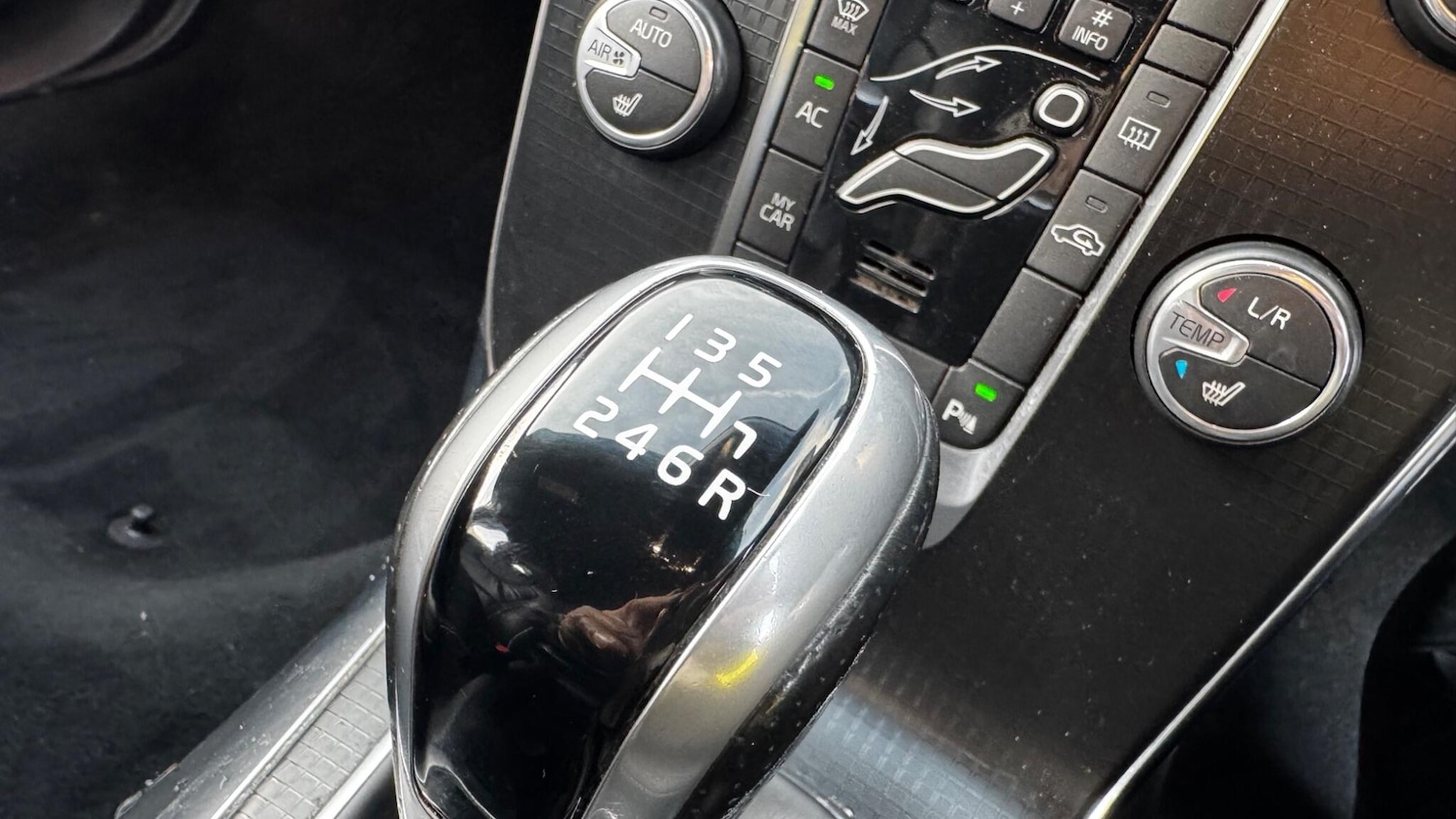 Used Volvo V40 2017 for sale - 77253996: Photo 21