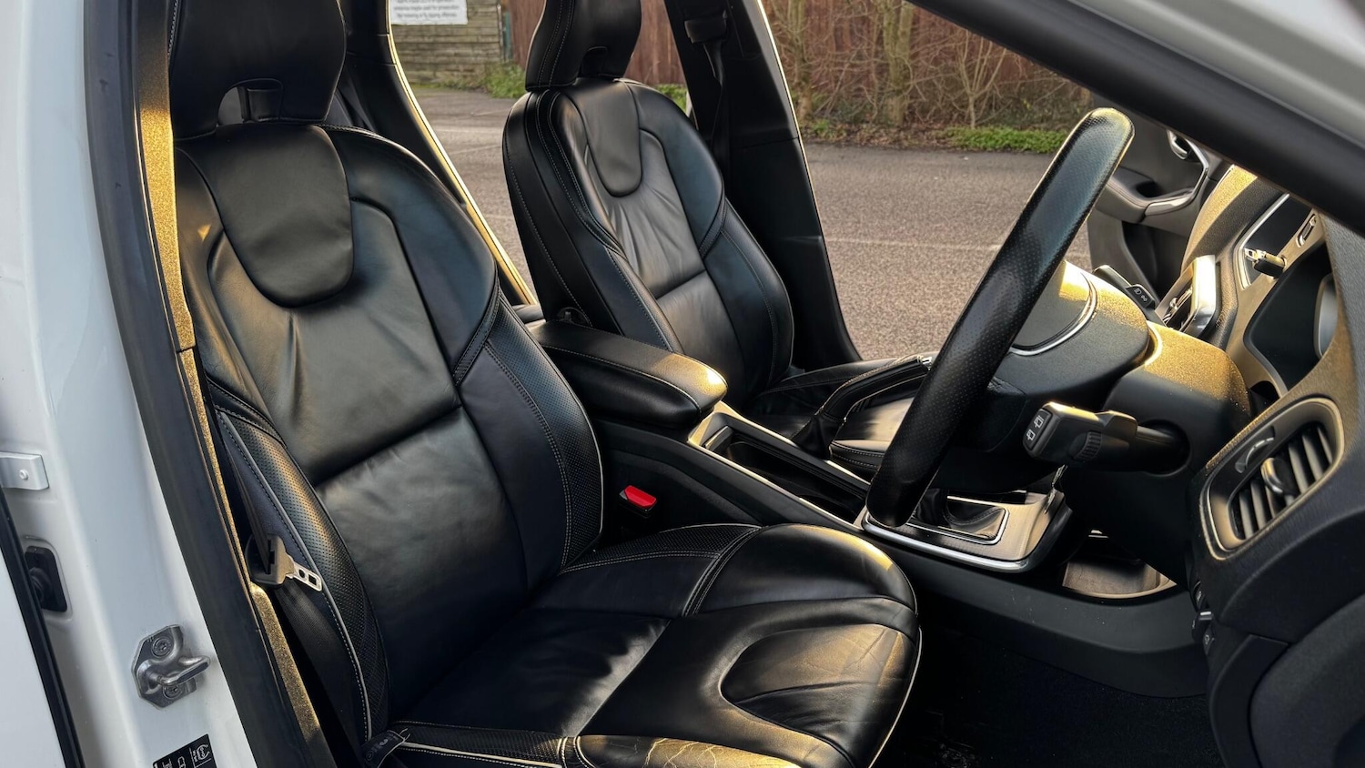 Used Volvo V40 2017 for sale - 77253996: Photo 24