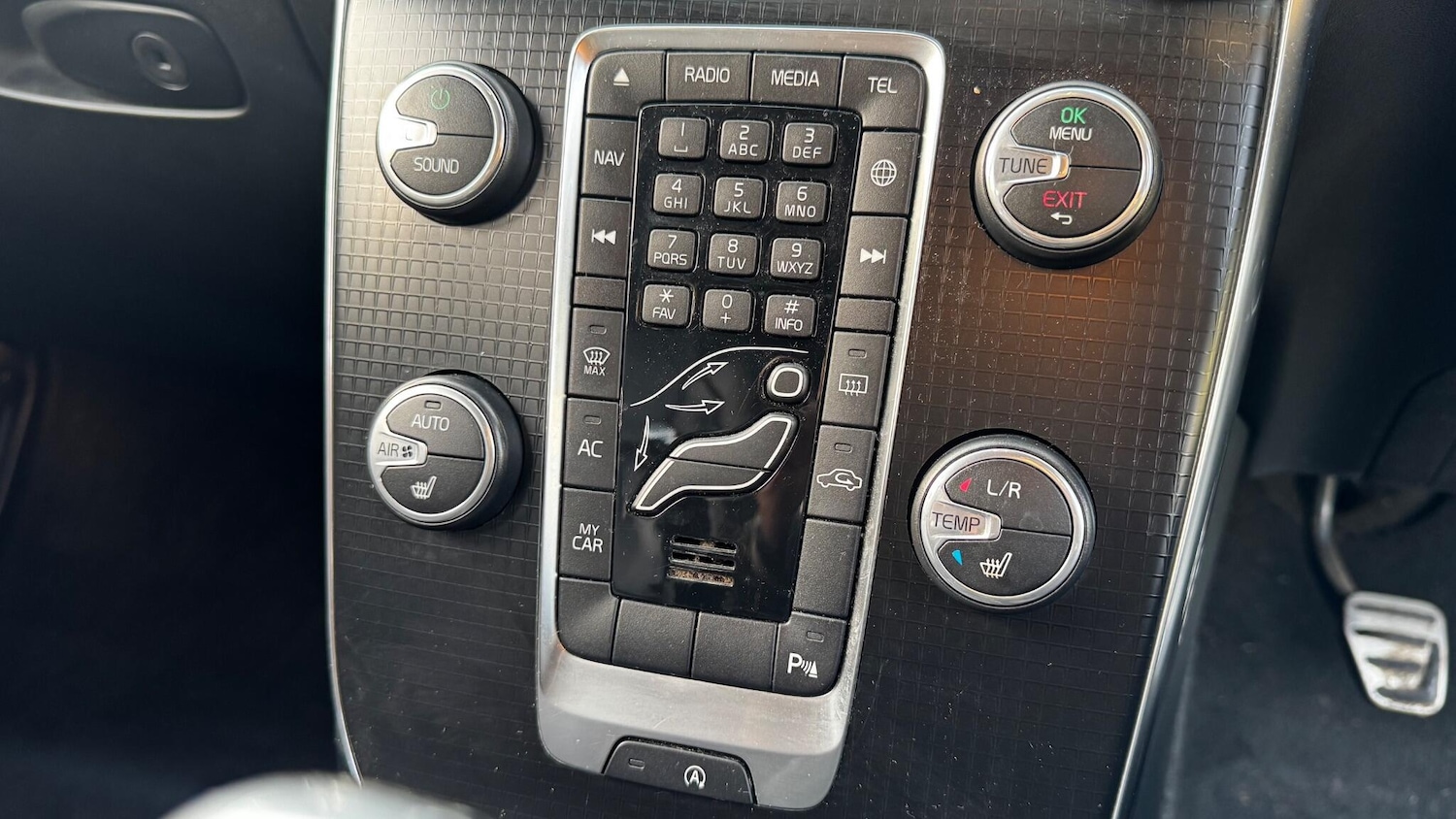 Used Volvo V40 2017 for sale - 77253996: Photo 33