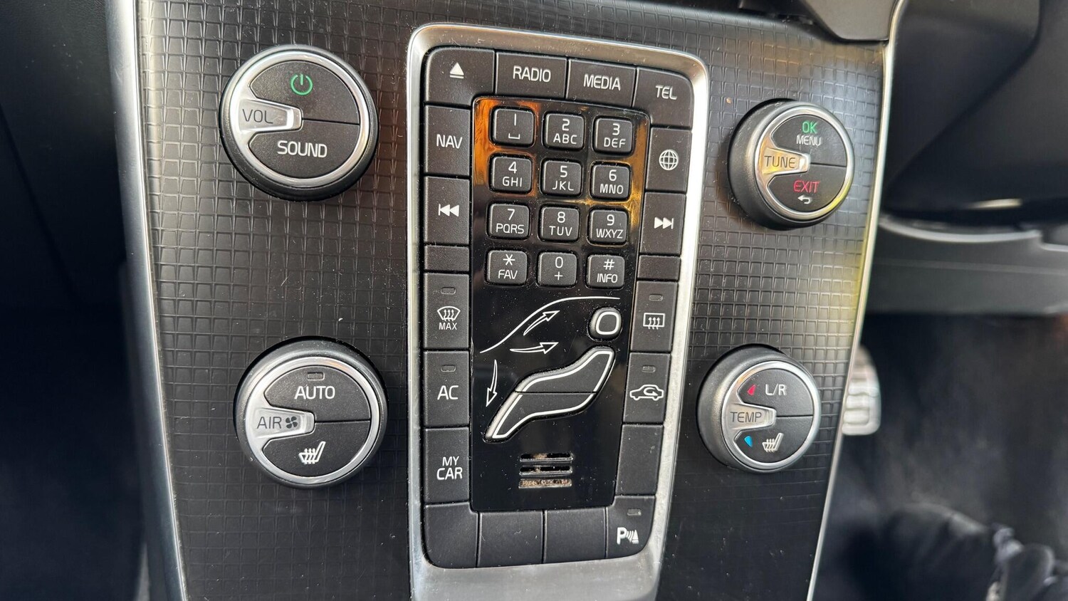 Used Volvo V40 2017 for sale - 77253996: Photo 34